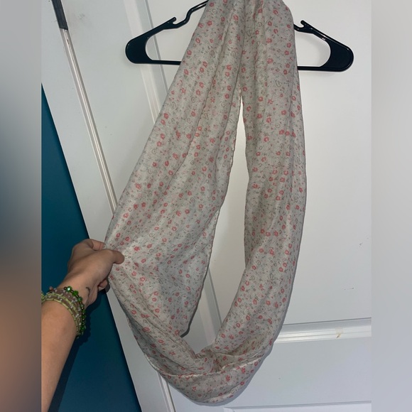 Infinity scarf - Picture 2 of 2